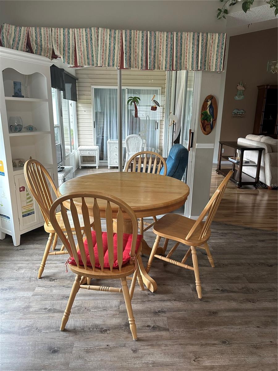 Image 6 of 19 For 5503 Zinnia Street