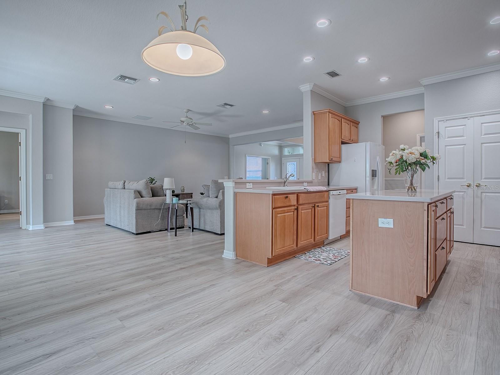 Image 18 of 59 For 11759 91st Circle