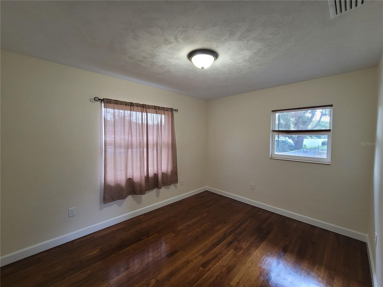 Image 6 of 20 For 945 Marion Drive