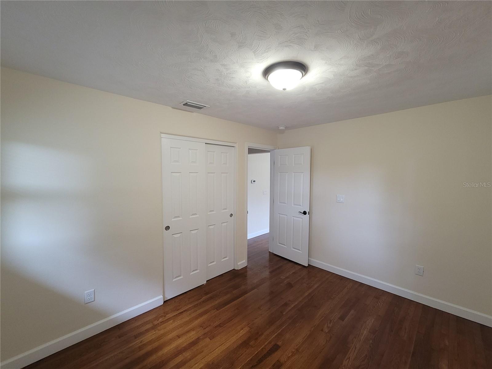 Image 7 of 20 For 945 Marion Drive