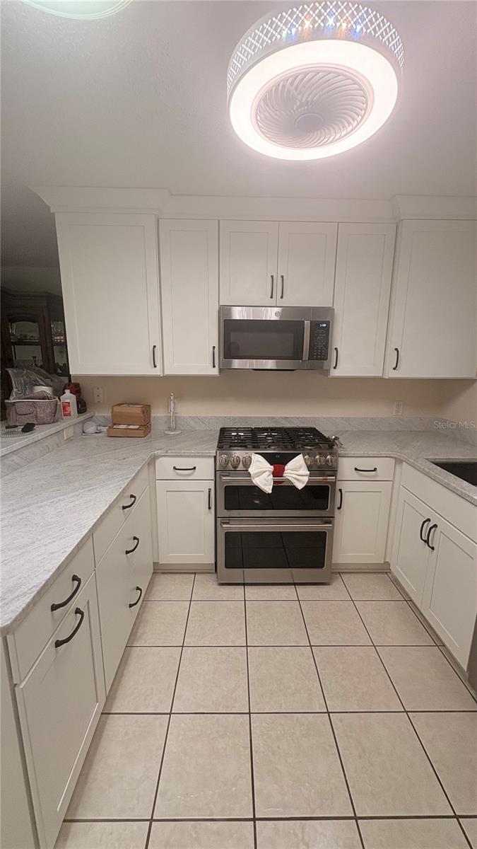 Image 3 of 27 For 773 Artesia Avenue