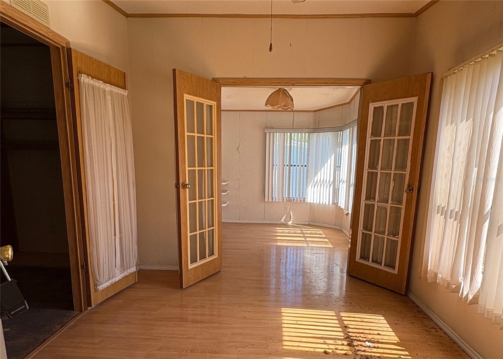 Image 3 of 4 For 25034 Betton Hill