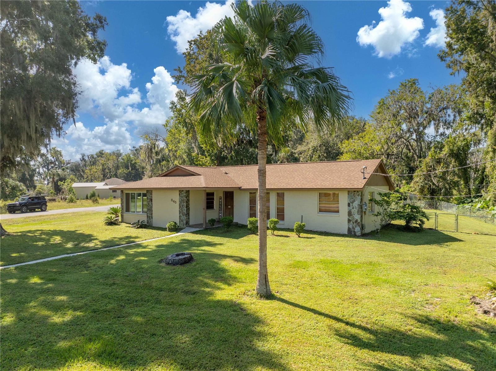 Details for 845 Cr 467  , LAKE PANASOFFKEE, FL 33538