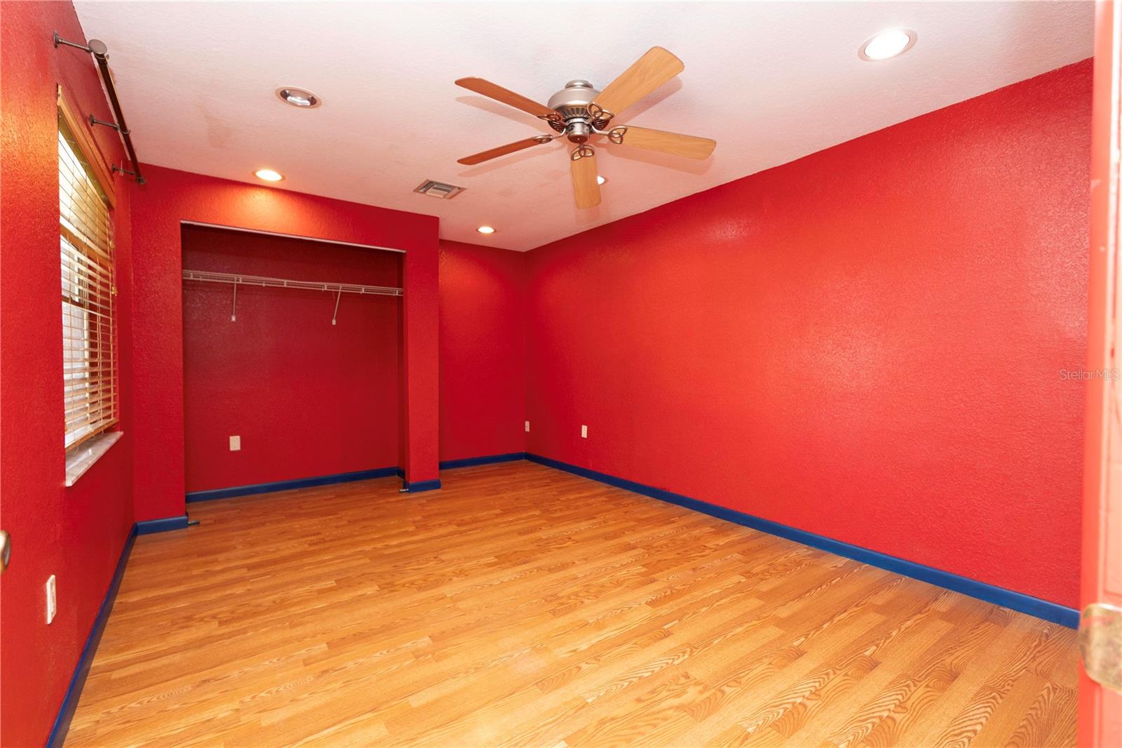 Image 17 of 32 For 845 Cr 467  