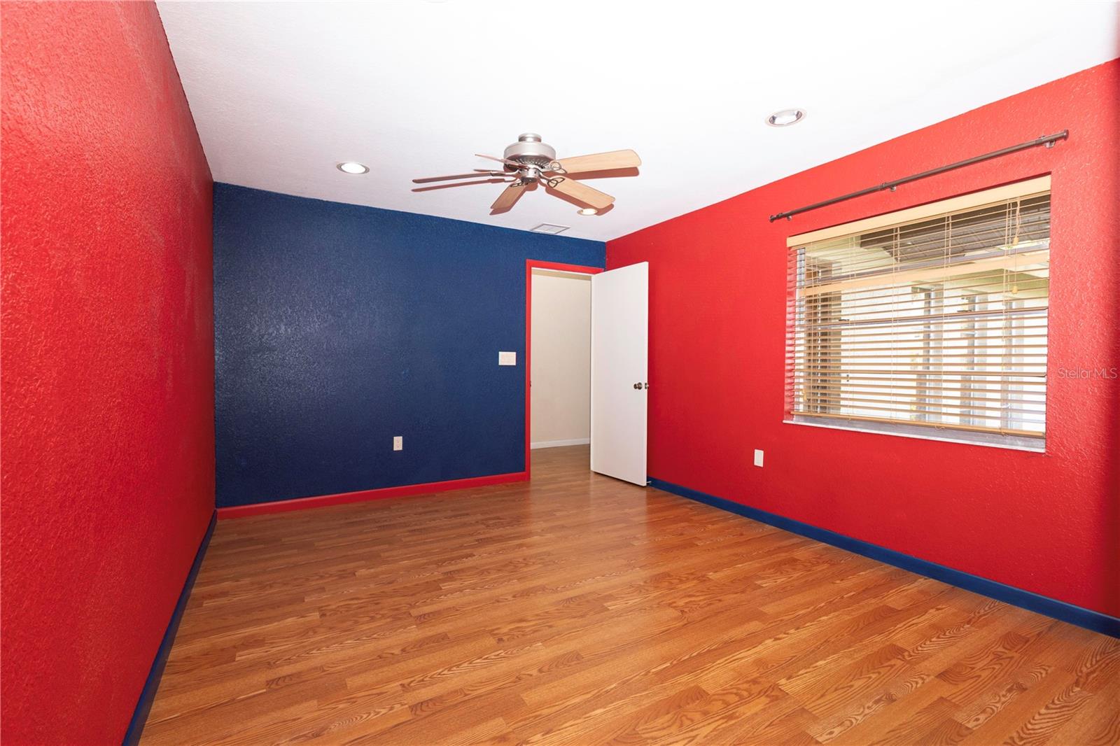Image 18 of 32 For 845 Cr 467  
