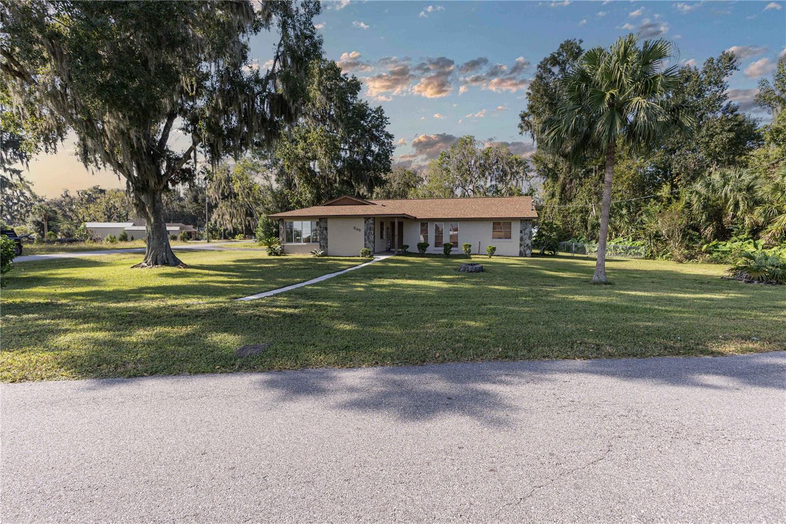 Image 27 of 32 For 845 Cr 467  