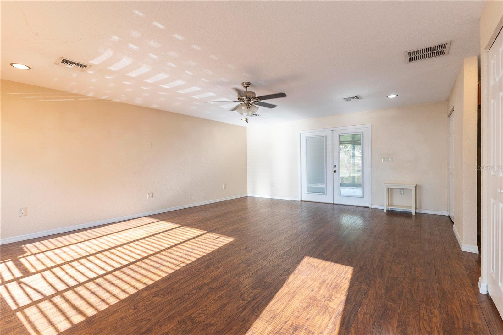 Image 7 of 32 For 845 Cr 467  