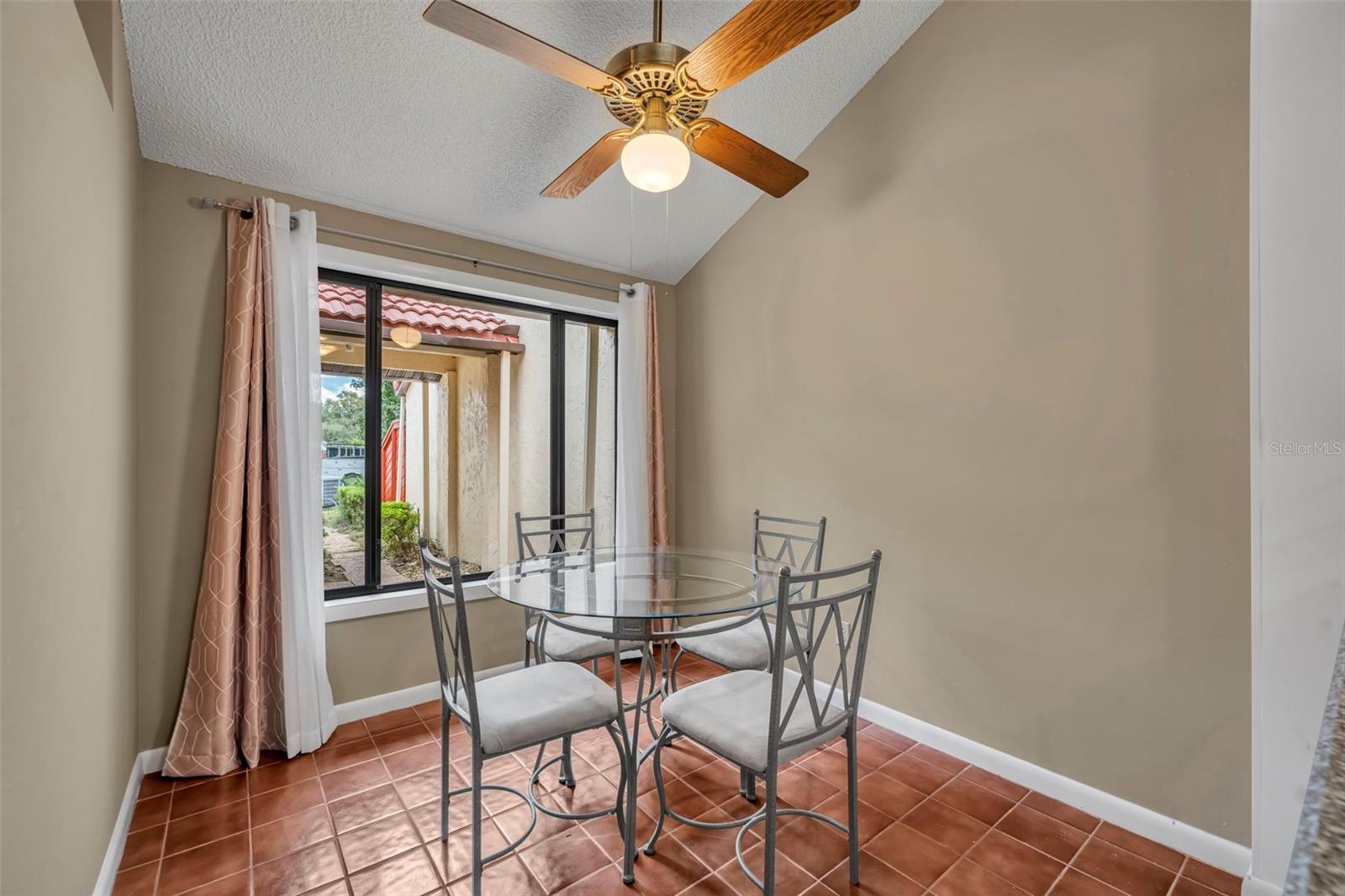 Image 21 of 68 For 603 Waterwood Drive