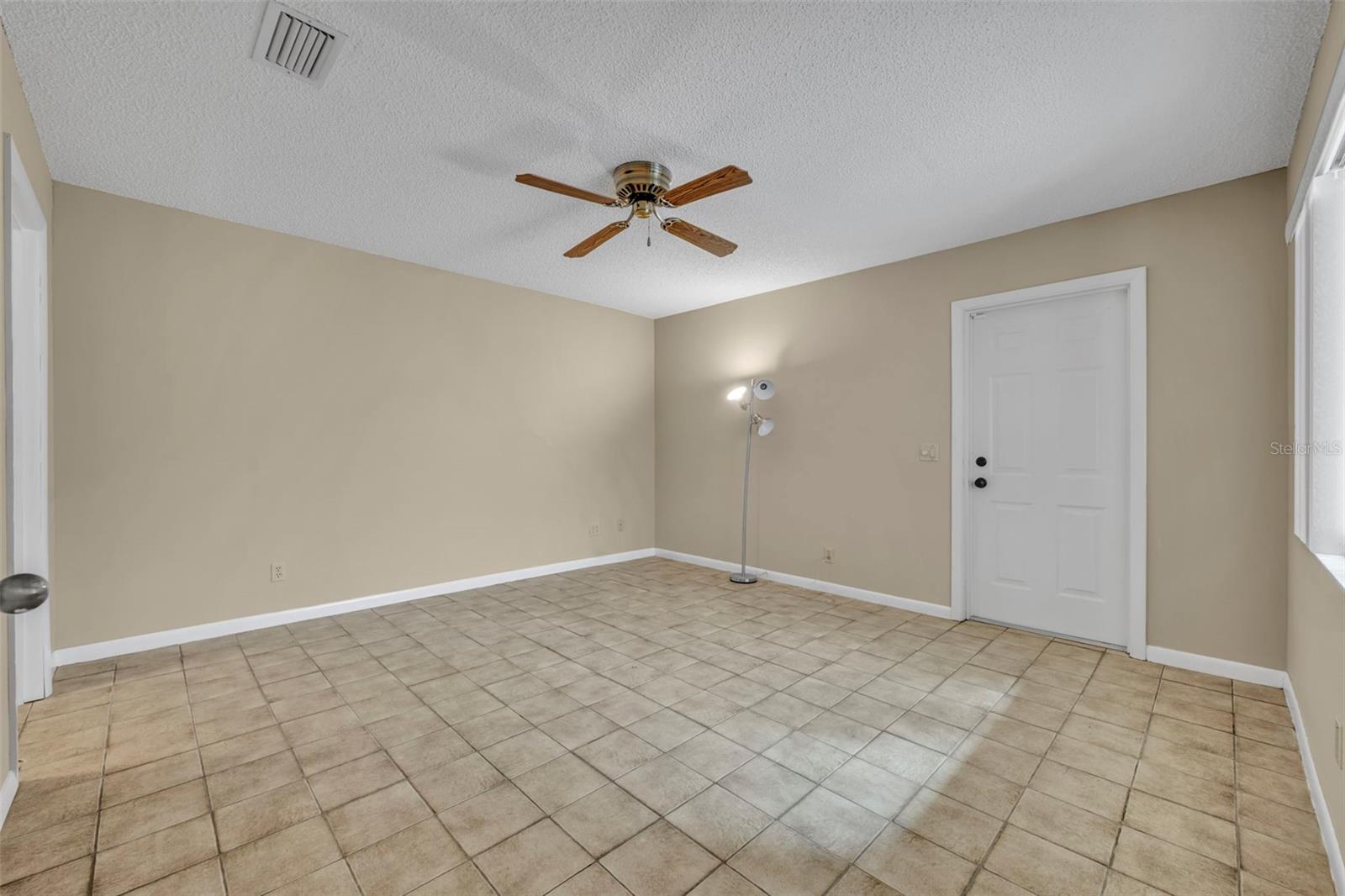 Image 22 of 68 For 603 Waterwood Drive