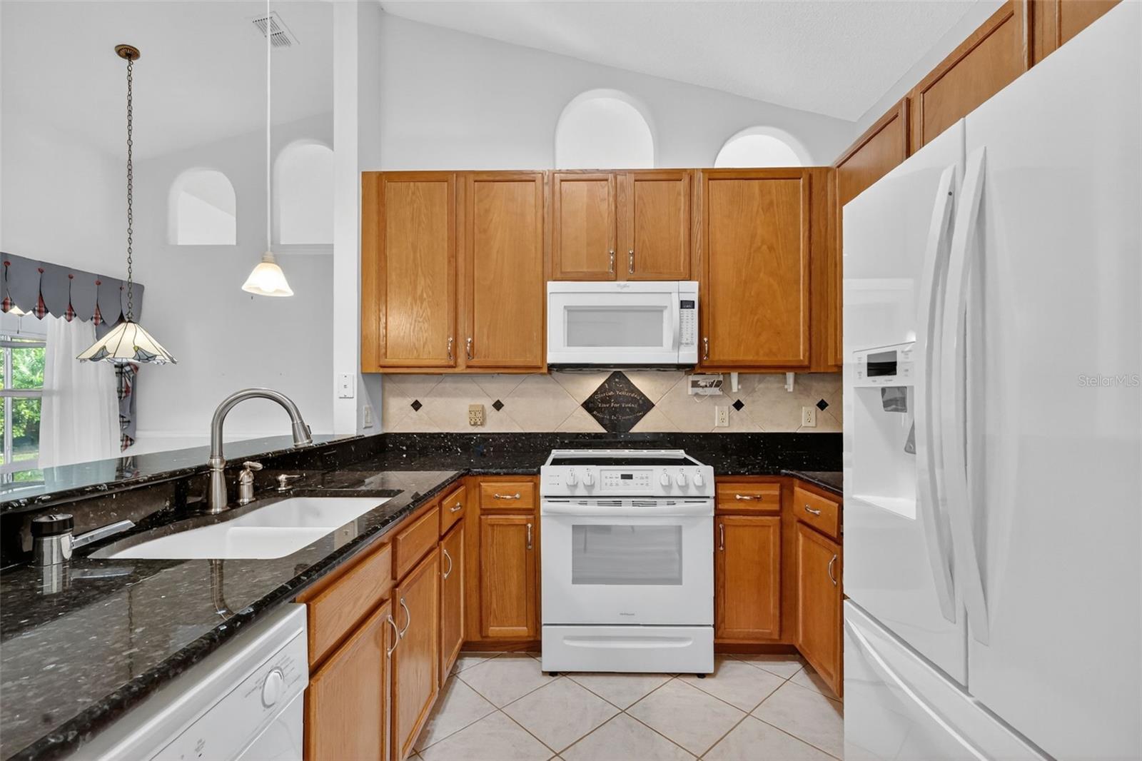 Image 14 of 39 For 2993 Beaumont Lane