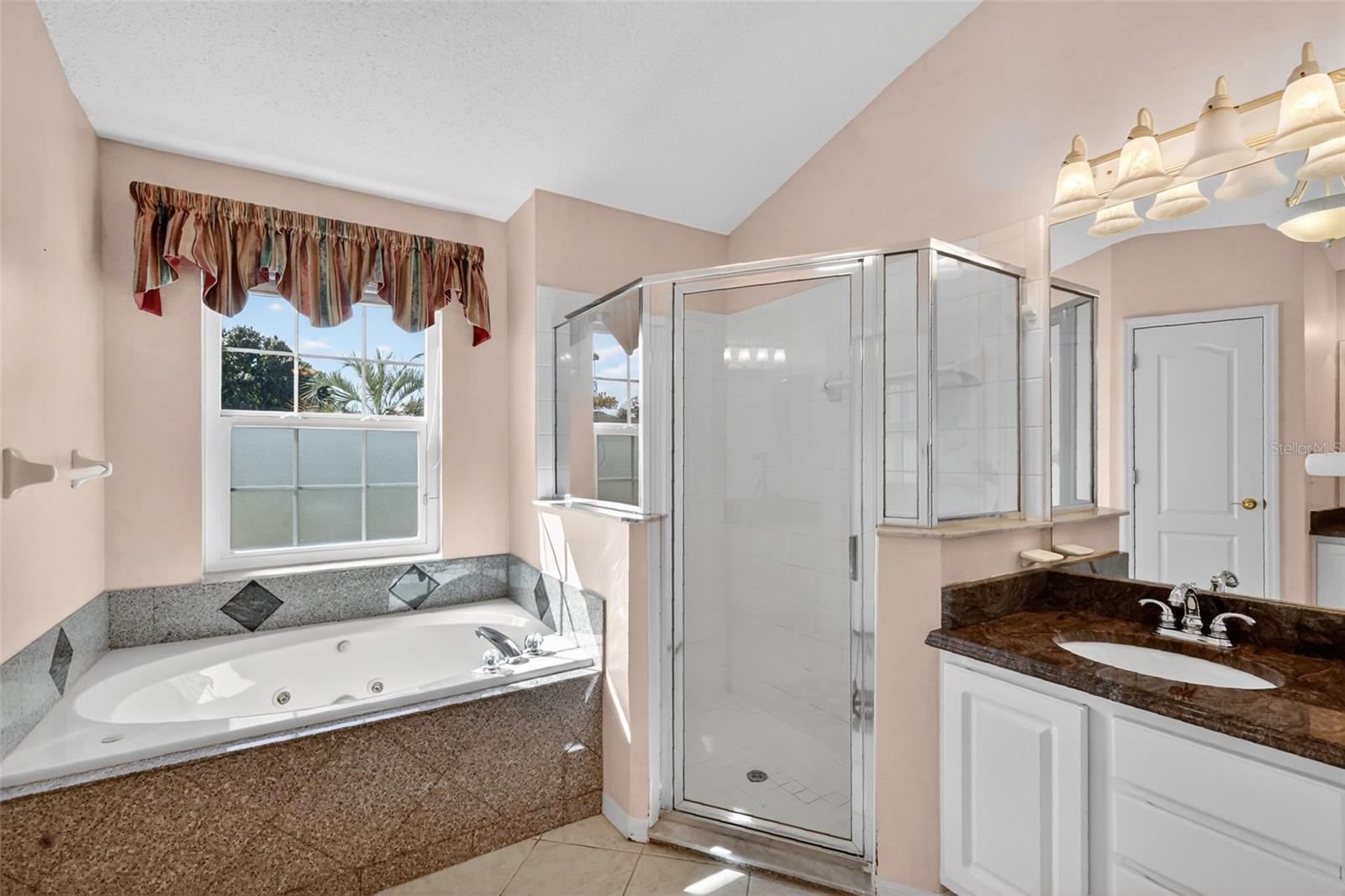 Image 21 of 39 For 2993 Beaumont Lane