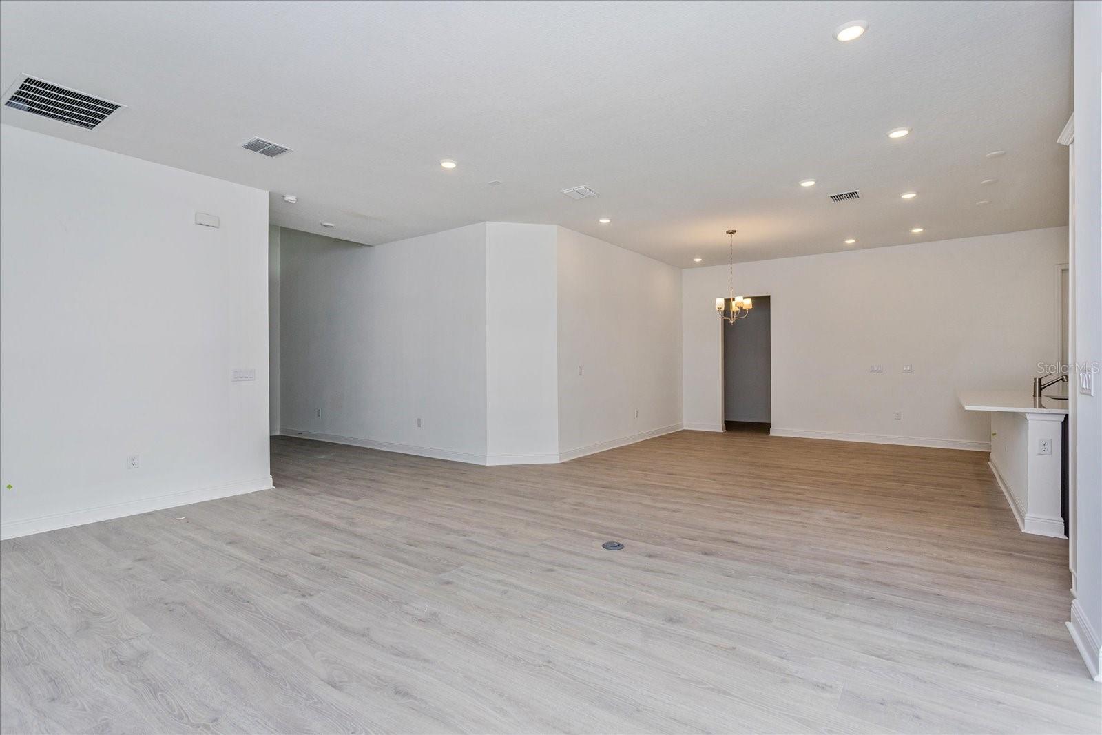 Image 6 of 29 For 7019 Windy Palm Way