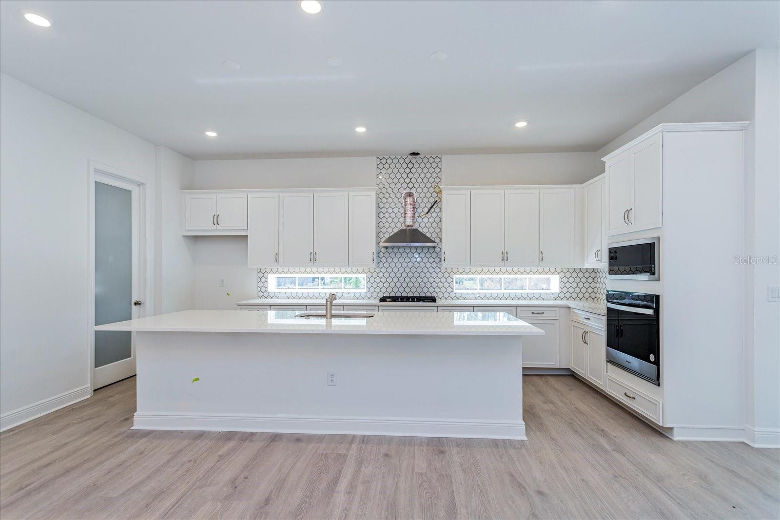 Image 8 of 29 For 7019 Windy Palm Way