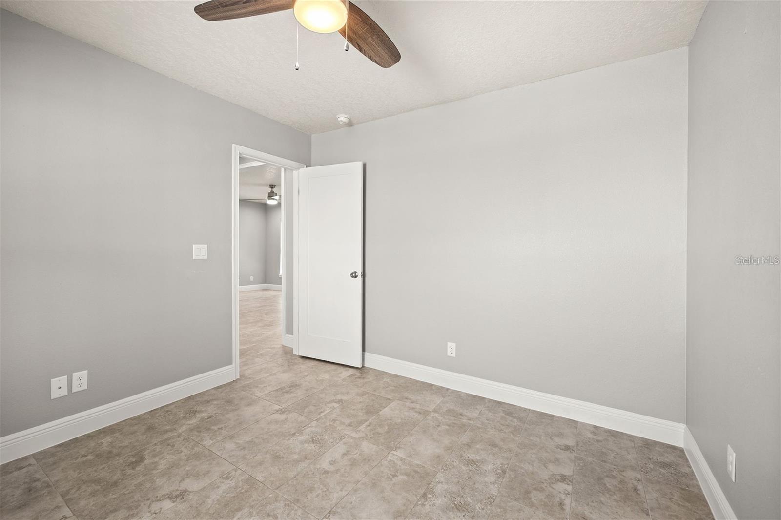 Image 11 of 16 For 415 Orange Street