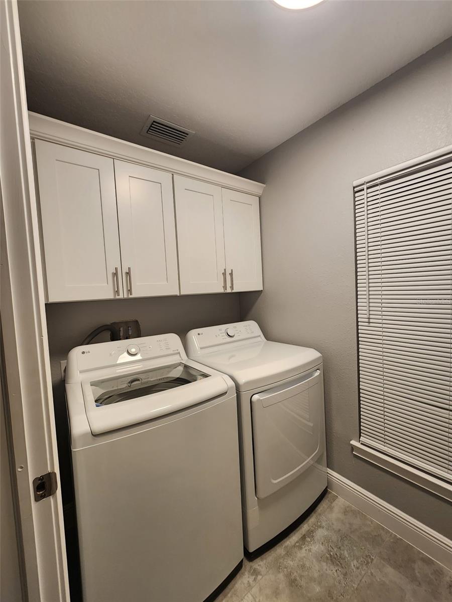 Image 16 of 16 For 415 Orange Street