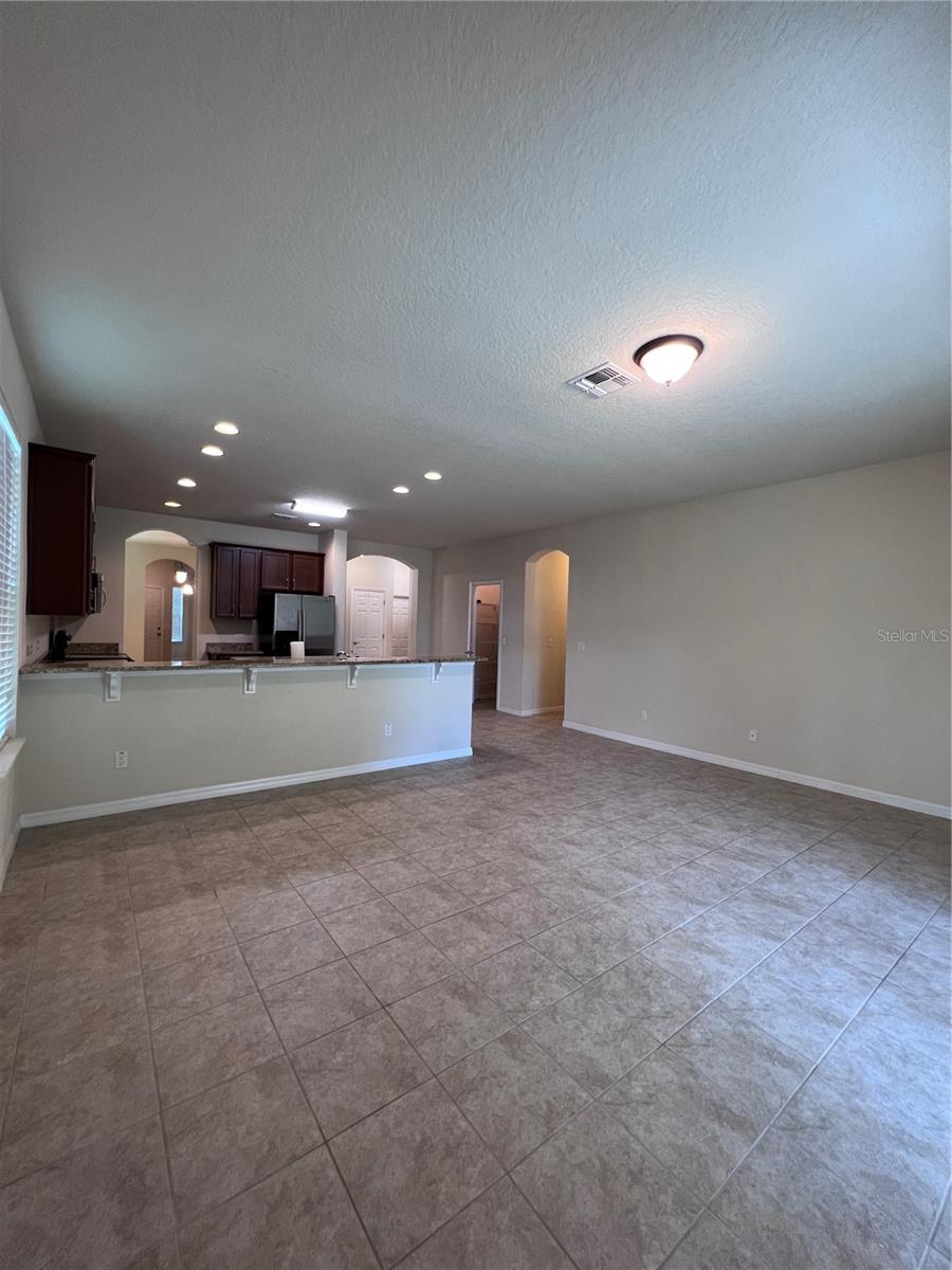 Image 14 of 43 For 1310 Oakcrest Court