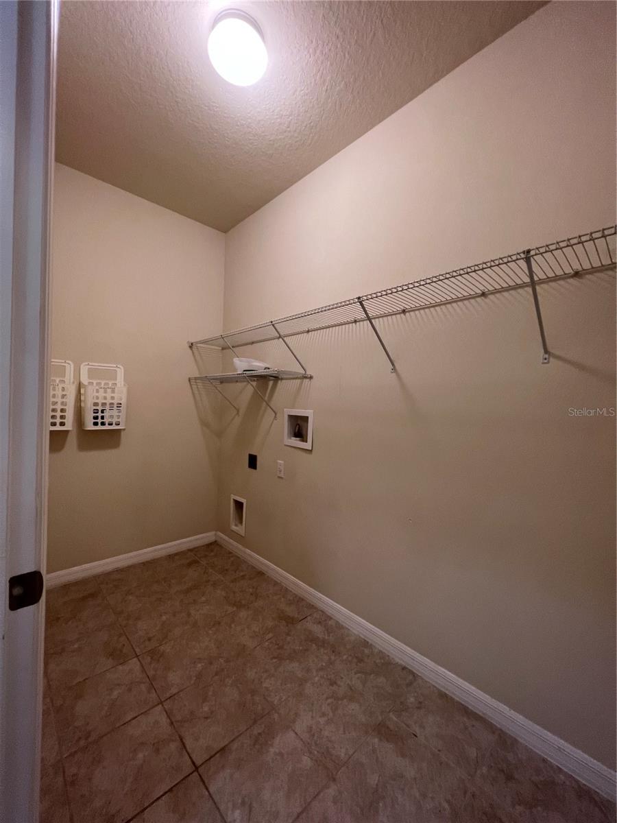 Image 22 of 43 For 1310 Oakcrest Court