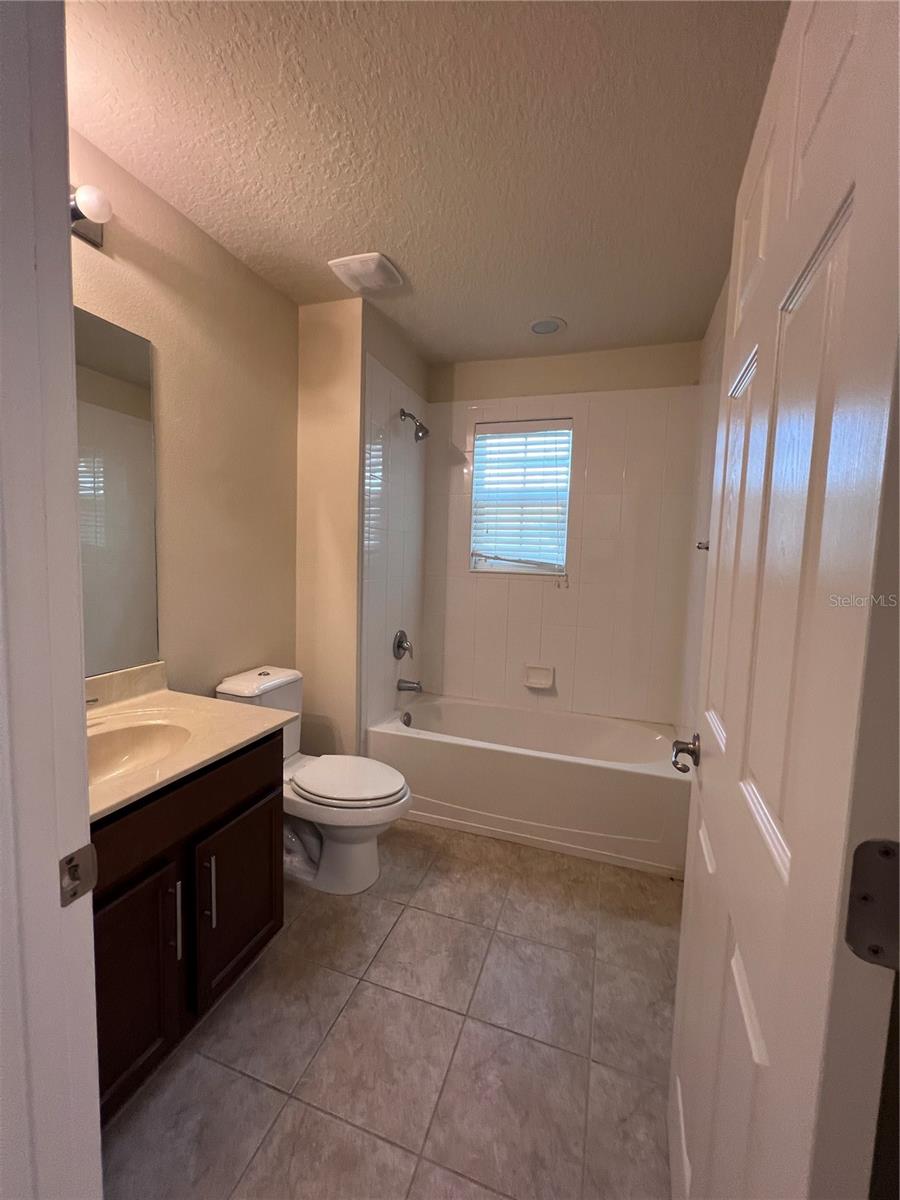 Image 30 of 43 For 1310 Oakcrest Court