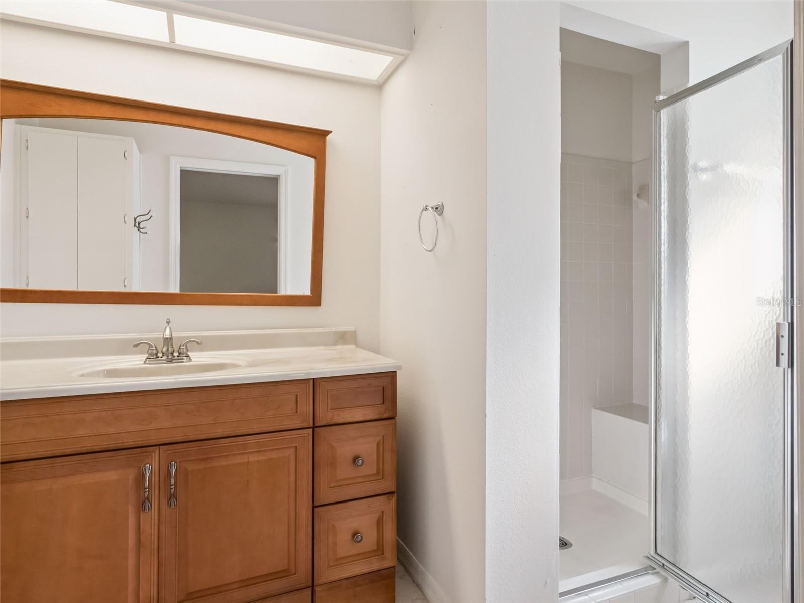 Image 14 of 77 For 5616 Laver Street