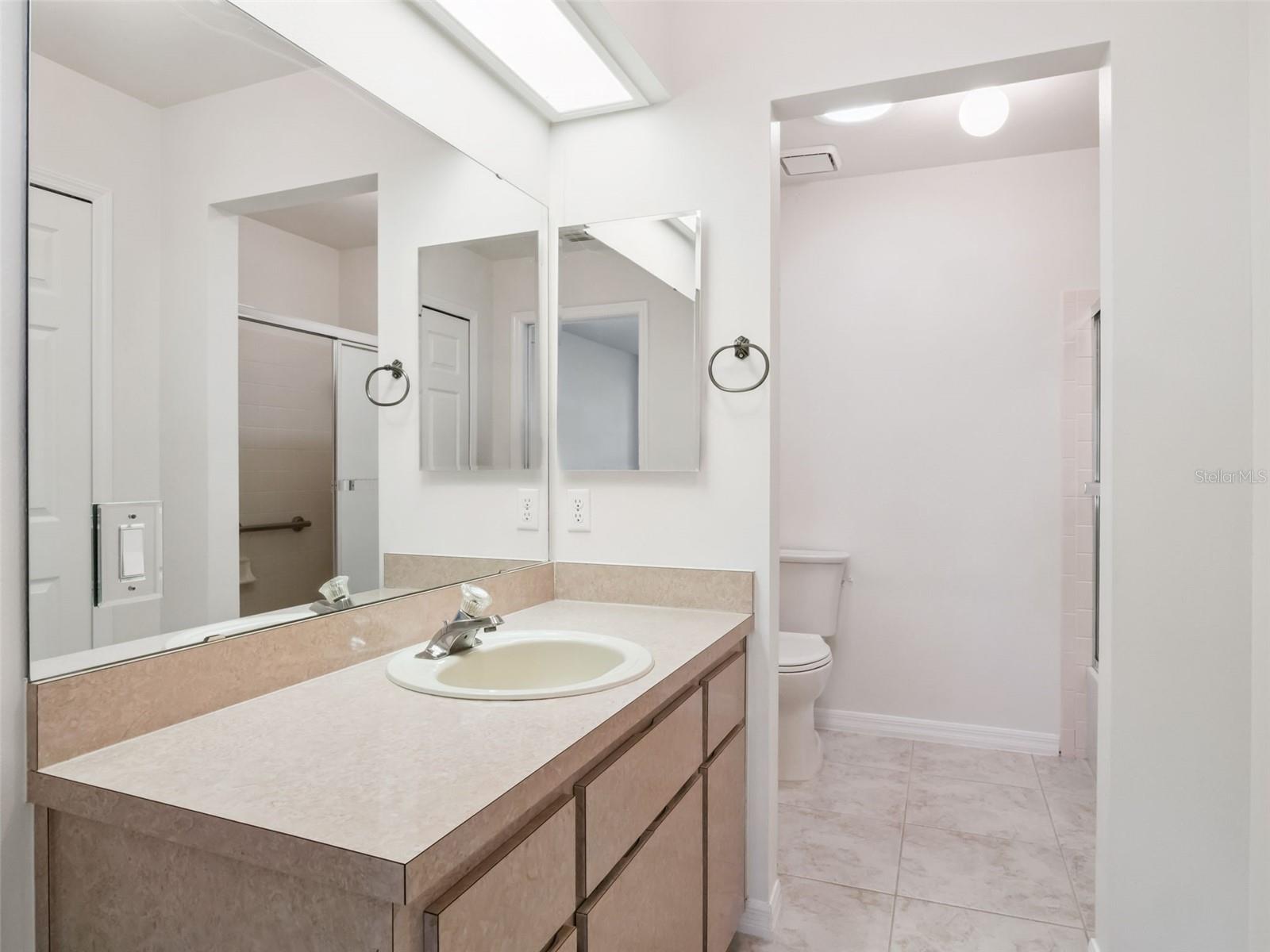 Image 17 of 77 For 5616 Laver Street