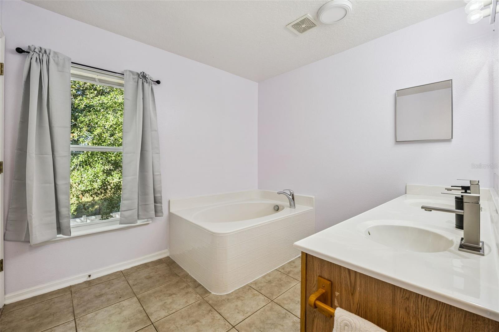 Image 16 of 43 For 15563 Merlin Avenue