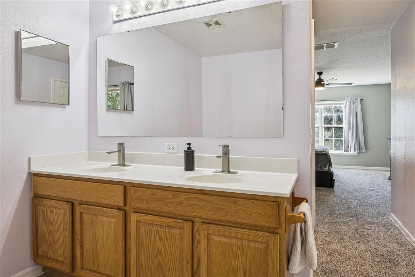 Image 18 of 43 For 15563 Merlin Avenue