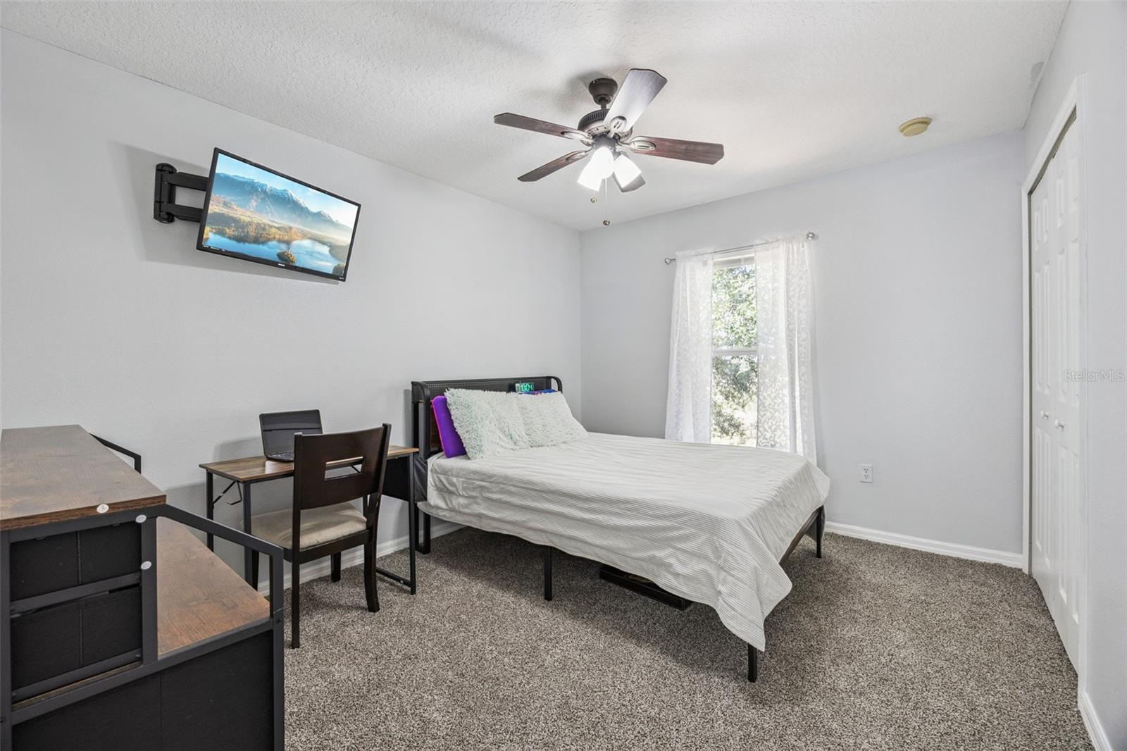 Image 26 of 43 For 15563 Merlin Avenue