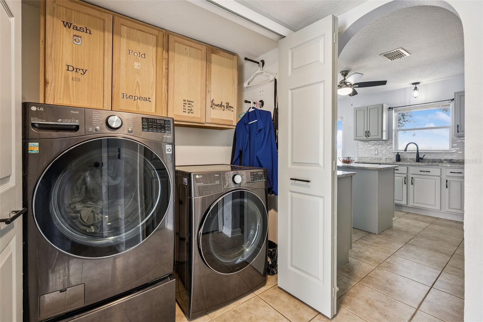 Image 28 of 43 For 15563 Merlin Avenue