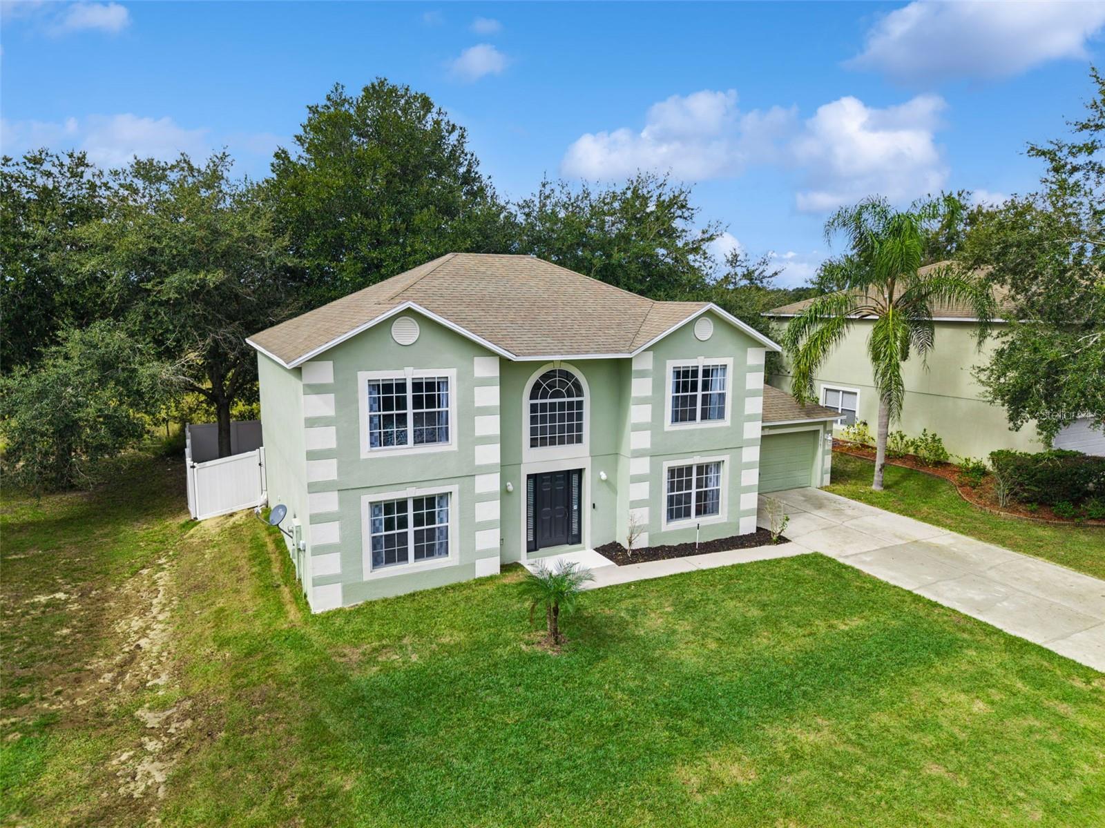 Image 33 of 43 For 15563 Merlin Avenue