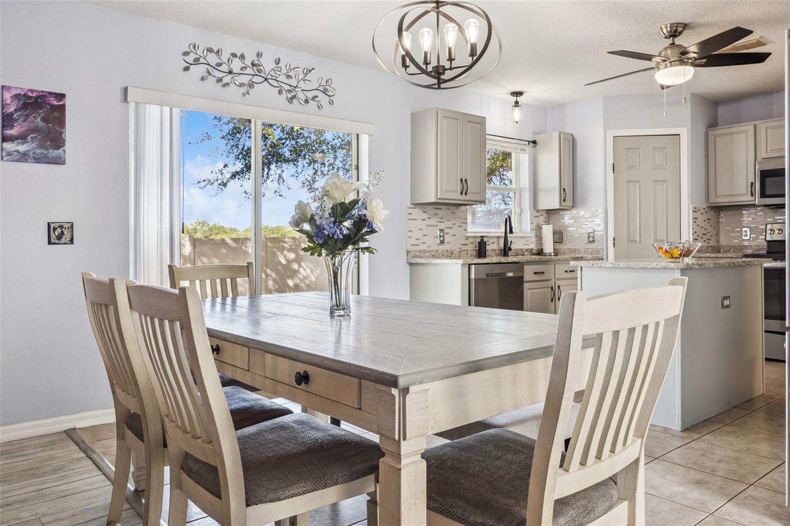 Image 4 of 43 For 15563 Merlin Avenue