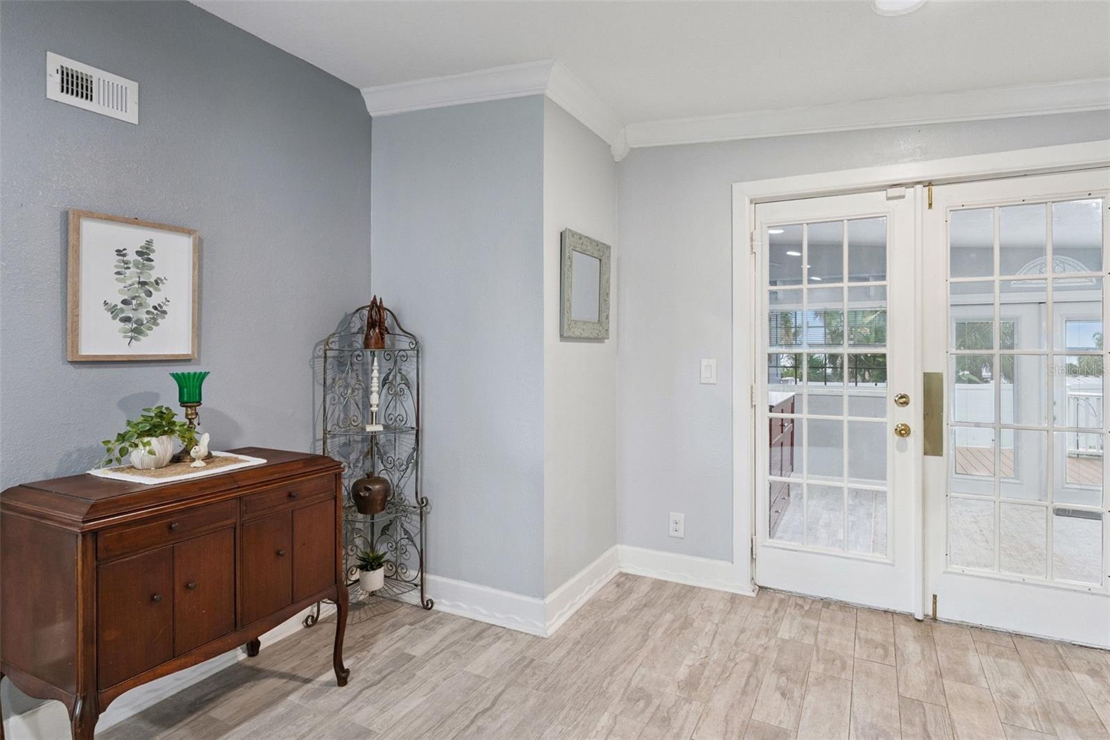 Image 26 of 41 For 268 2nd Street