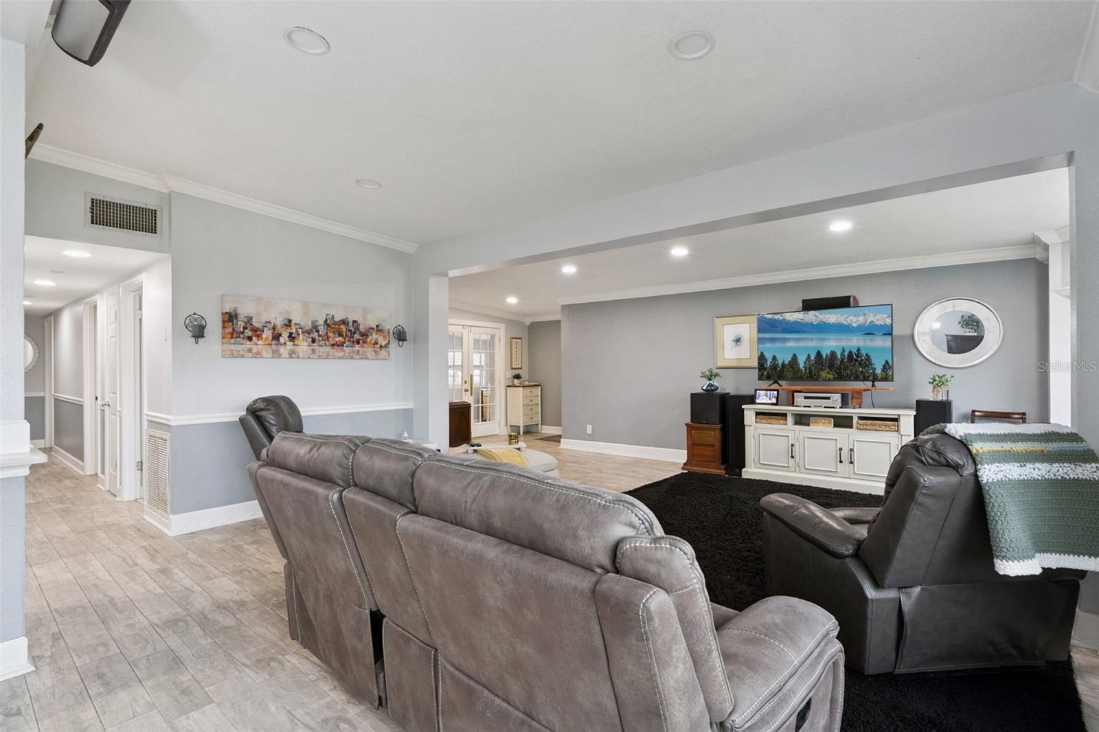 Image 4 of 41 For 268 2nd Street