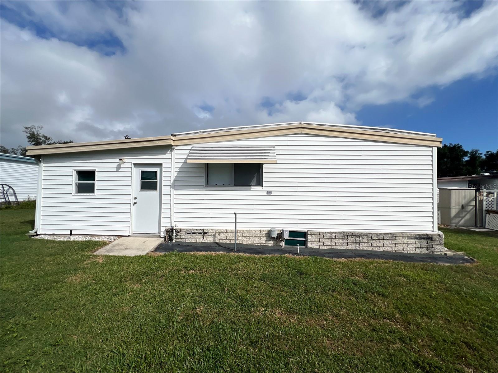 Image 12 of 79 For 107 Willow Lane