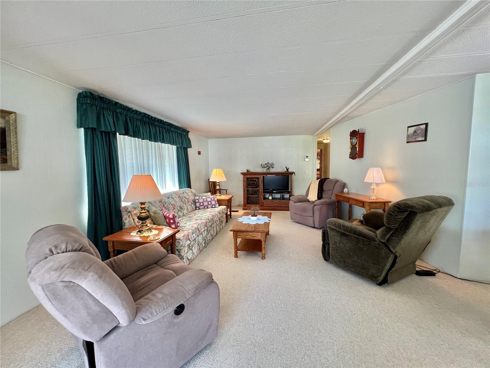 Image 32 of 79 For 107 Willow Lane