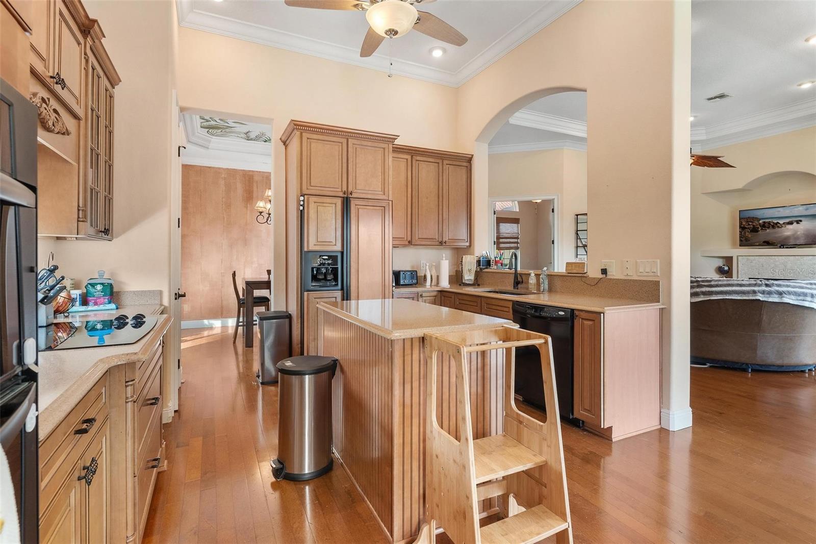 Image 11 of 47 For 38800 Harborwoods Place