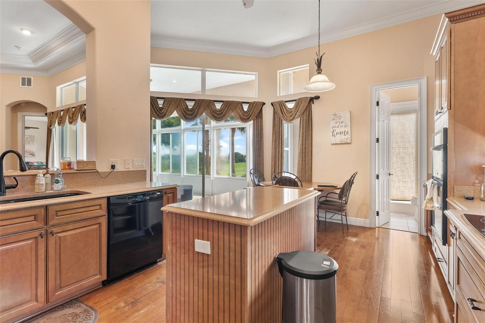 Image 14 of 47 For 38800 Harborwoods Place
