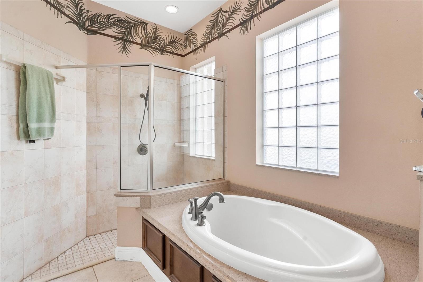 Image 24 of 47 For 38800 Harborwoods Place