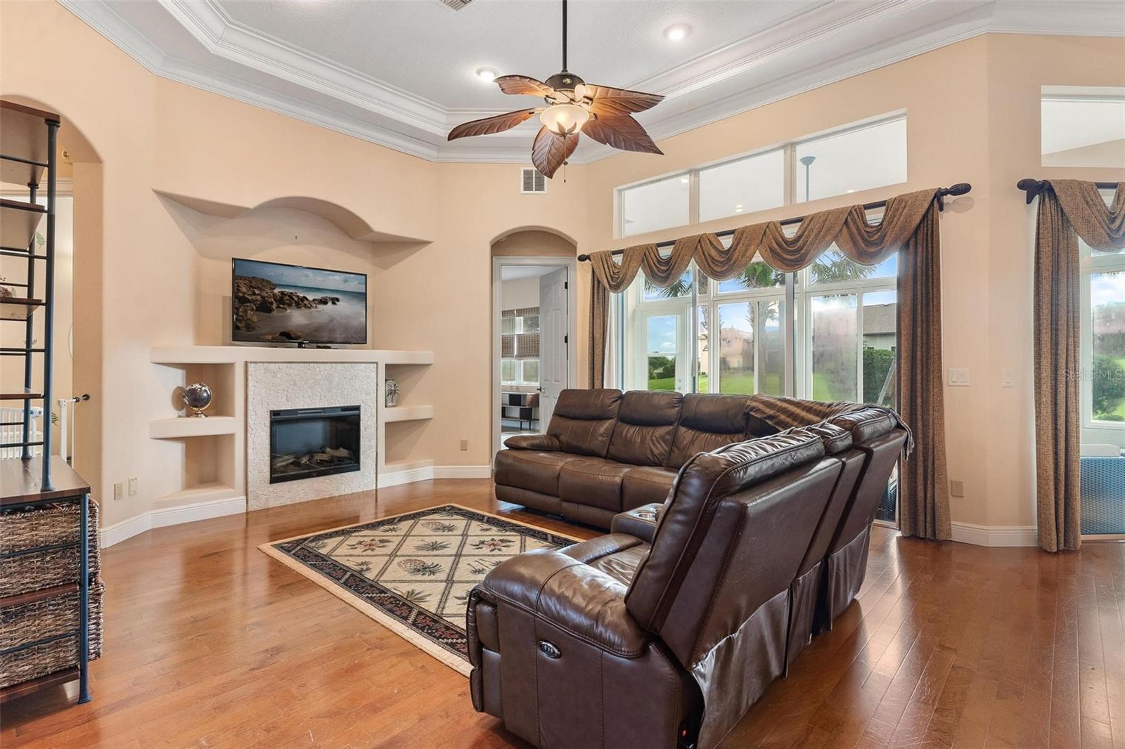 Image 6 of 47 For 38800 Harborwoods Place
