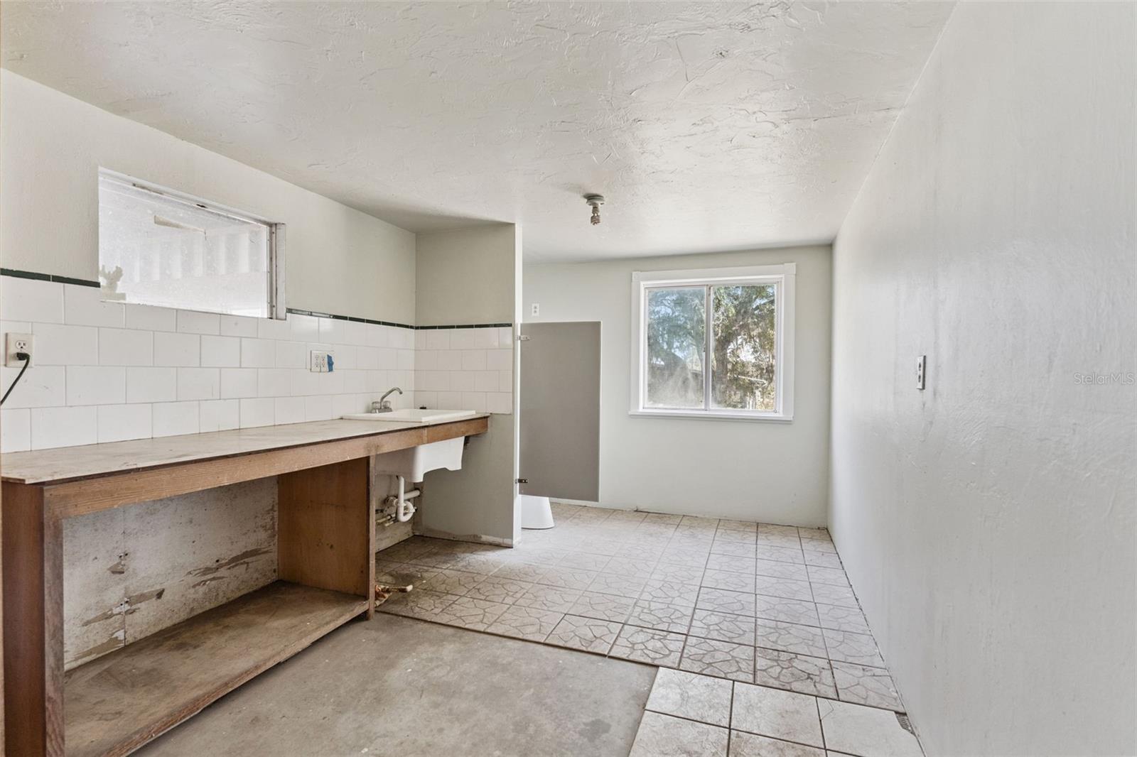 Image 44 of 72 For 4432 Marion County Road