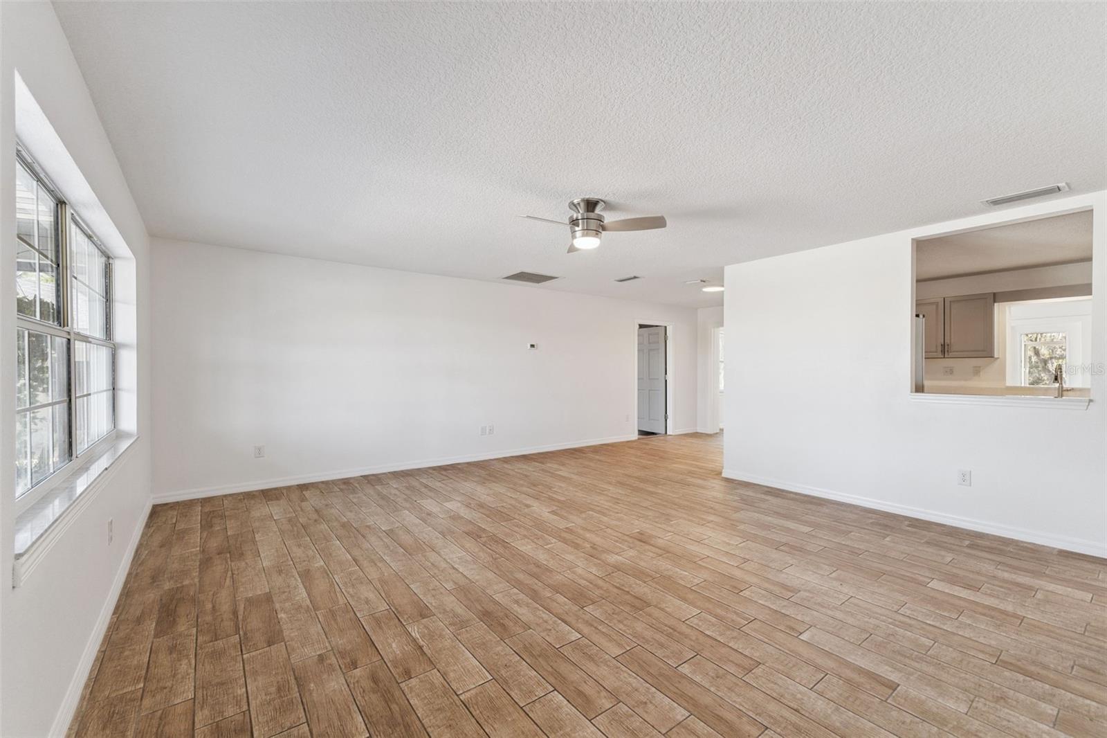 Image 6 of 72 For 4432 Marion County Road