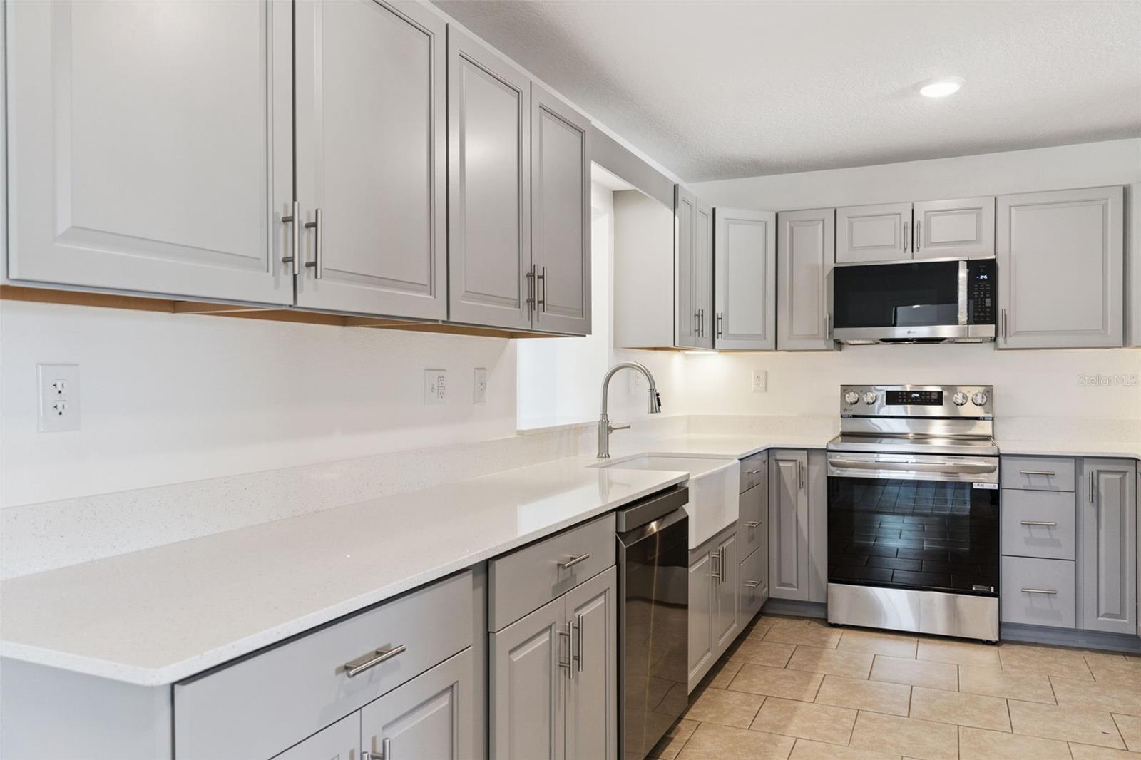 Image 8 of 72 For 4432 Marion County Road