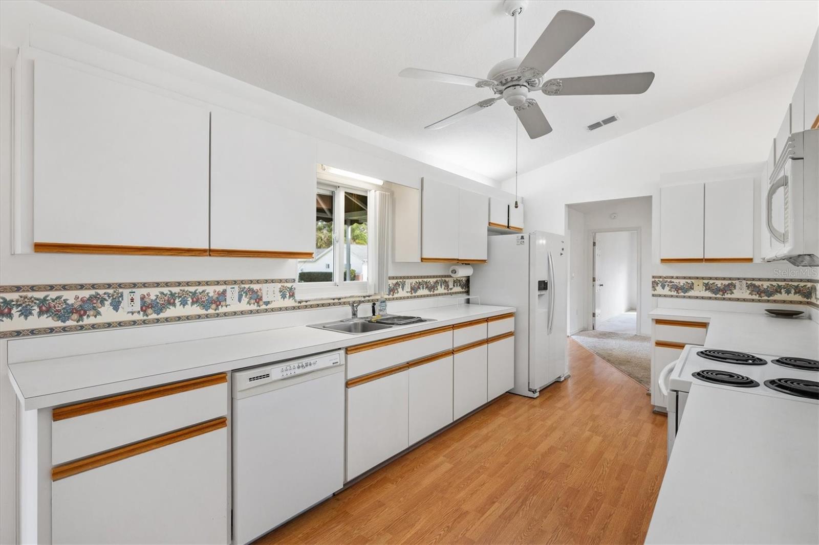 Image 15 of 40 For 13727 87th Avenue