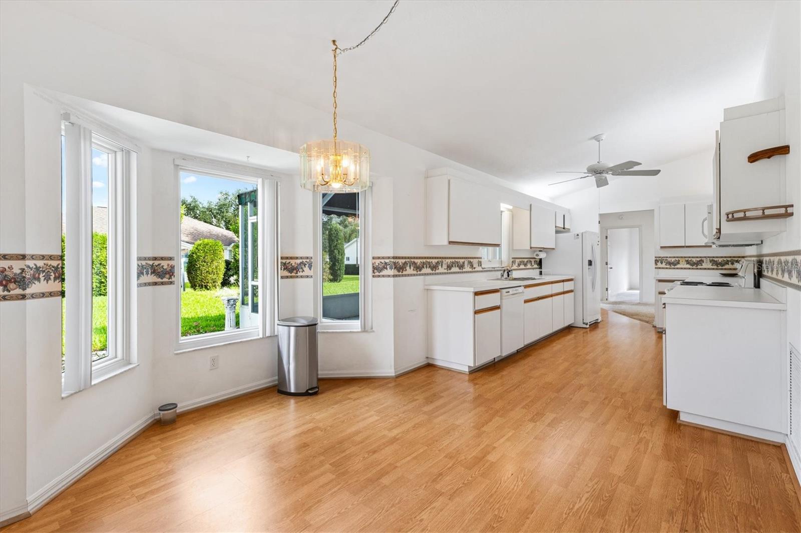 Image 17 of 40 For 13727 87th Avenue