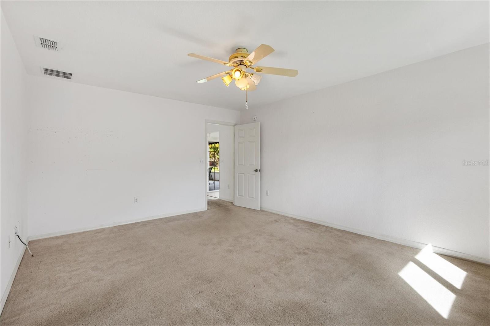 Image 18 of 40 For 13727 87th Avenue