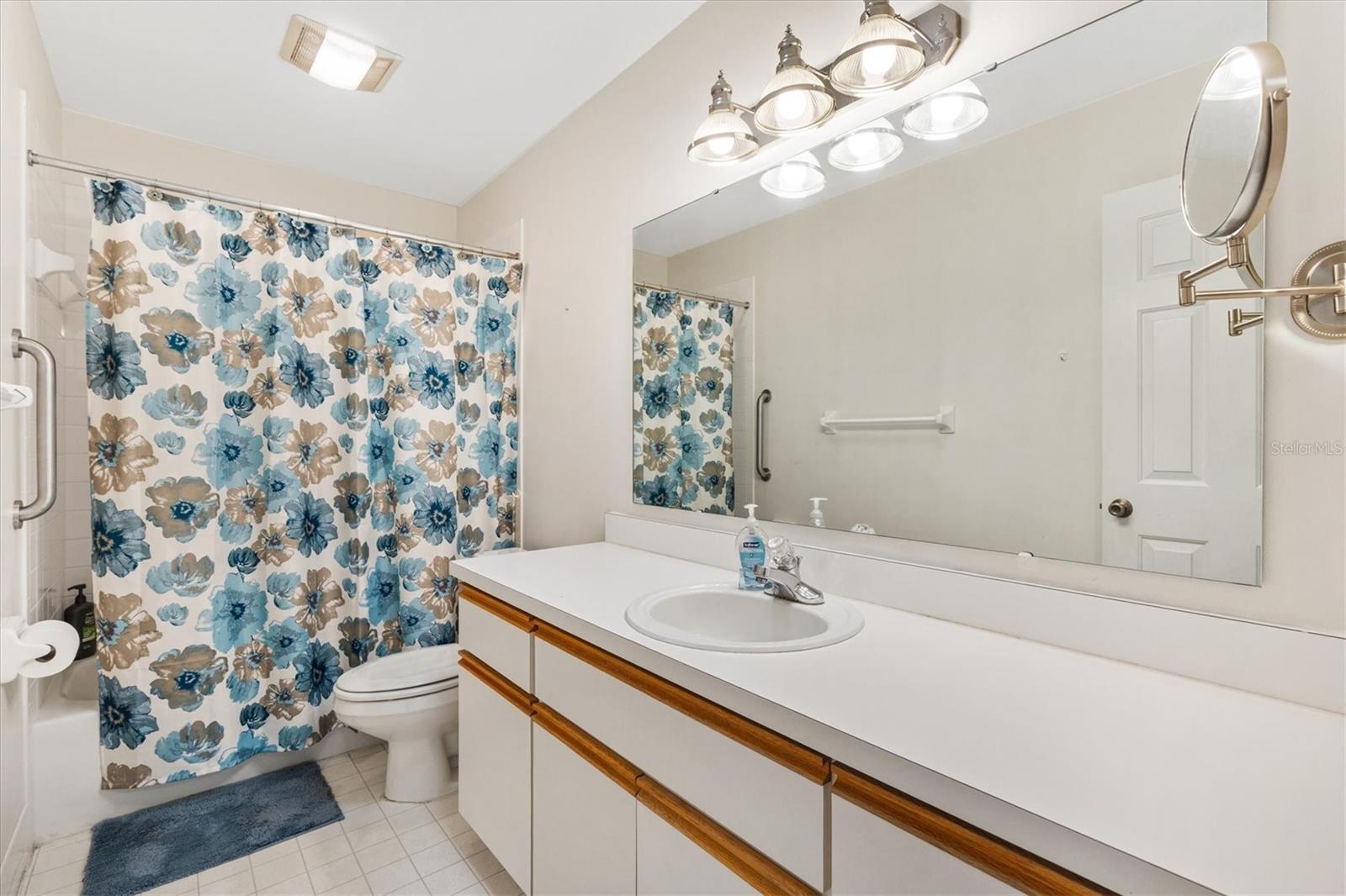 Image 20 of 40 For 13727 87th Avenue