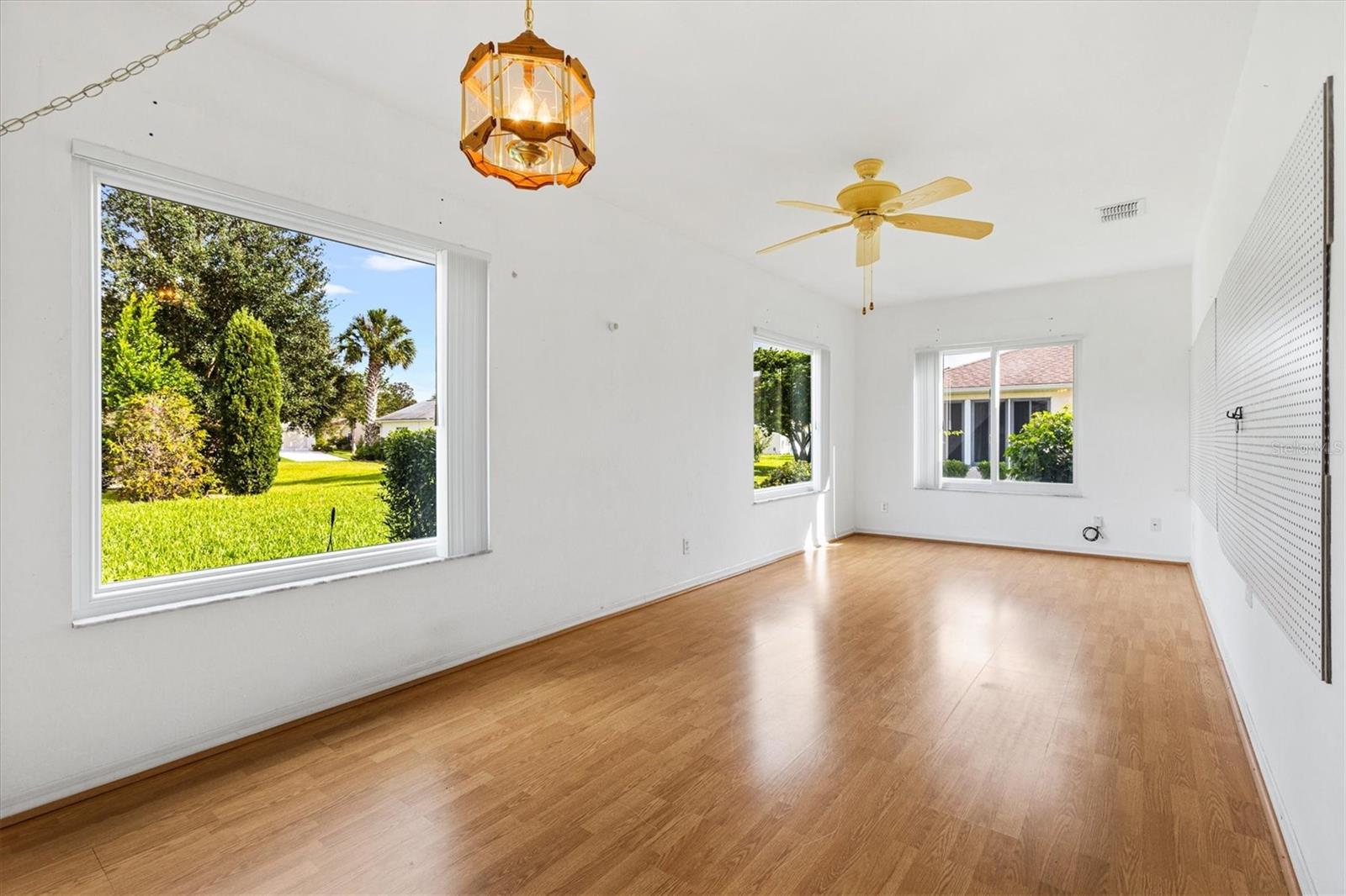 Image 22 of 40 For 13727 87th Avenue
