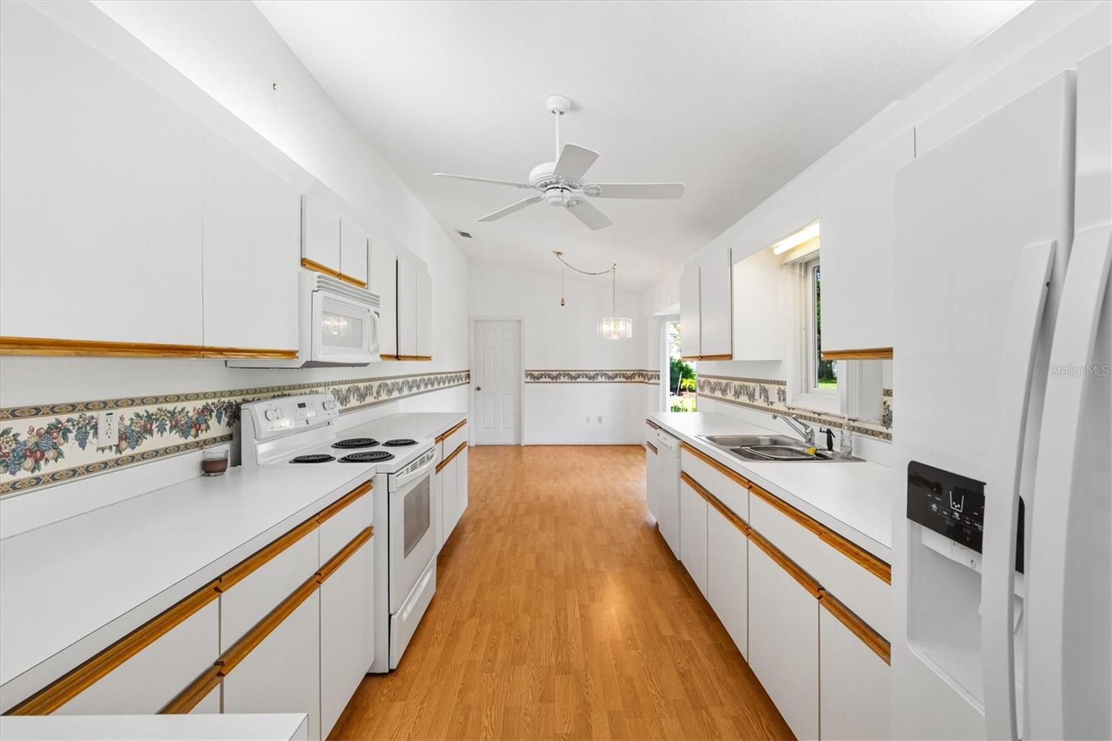 Image 3 of 40 For 13727 87th Avenue