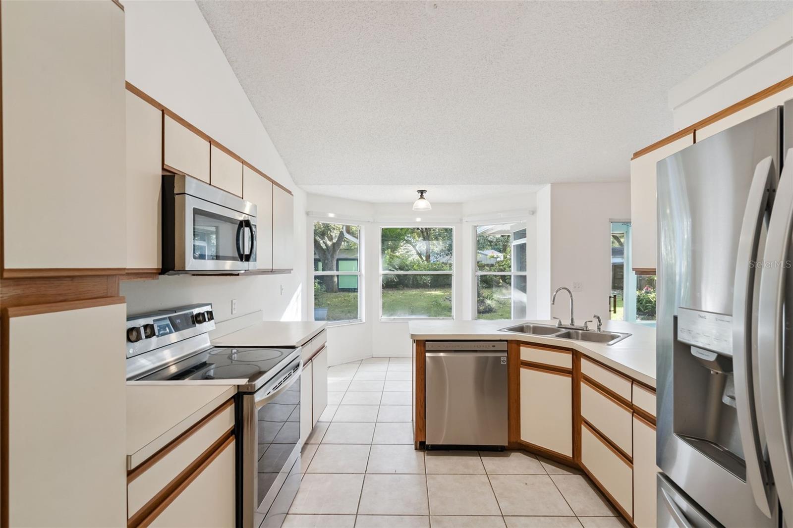 Image 16 of 56 For 2640 Waterview Drive