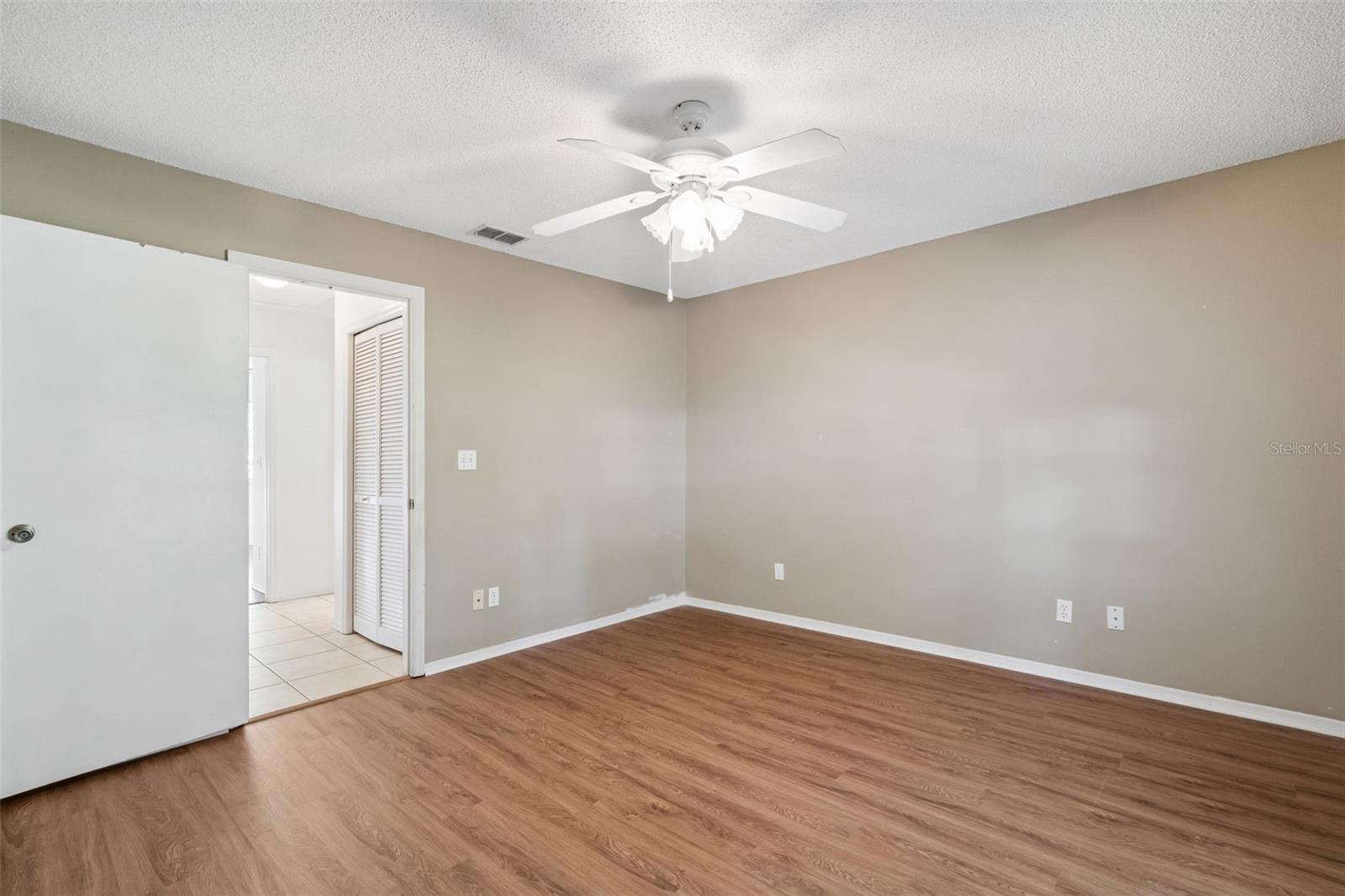 Image 19 of 56 For 2640 Waterview Drive