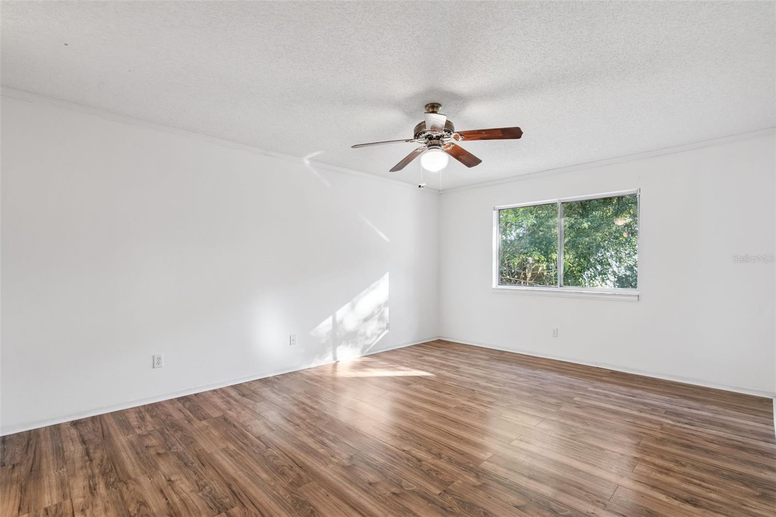 Image 21 of 56 For 2640 Waterview Drive